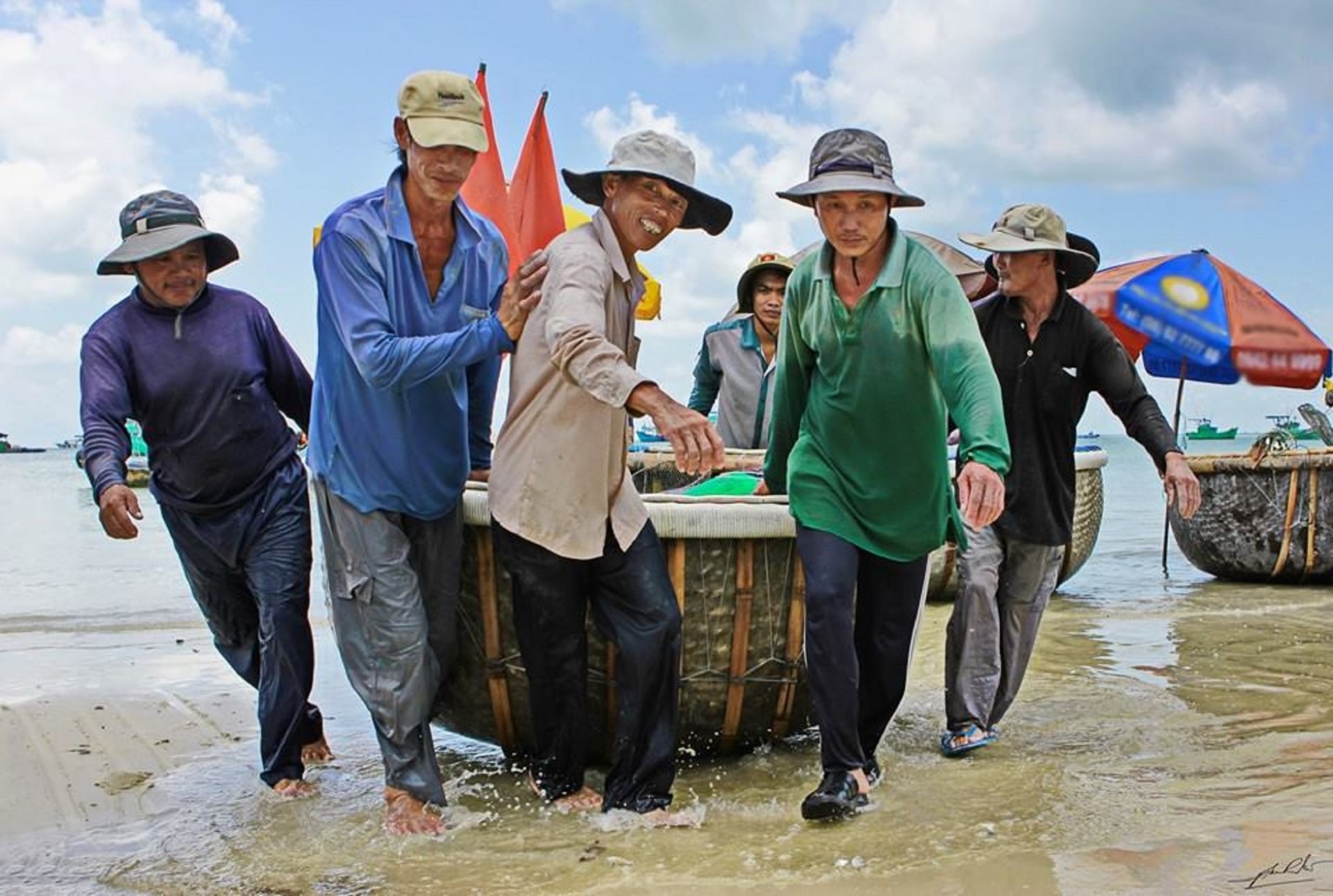 Đọc hiểu Những ngư dân yêu nước rất thường dân