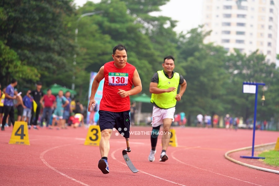 hai chiếc huy chương ; đọc hiểu hai chiếc huy chương ; trắc nghiệm hai chiếc huy chương