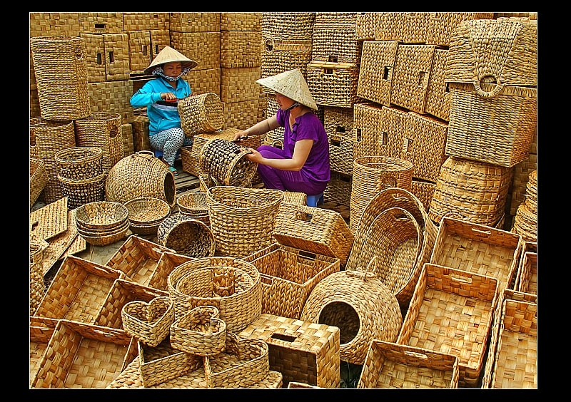 bảo tồn và phát triển làng nghề truyền thống ; vai trò của bảo tồn và phát triển làng nghề truyền thống